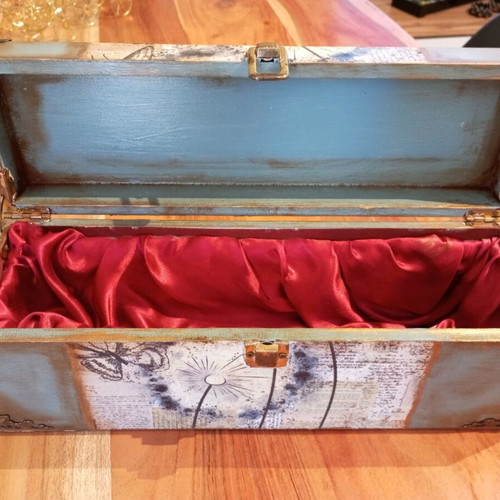 Wooden wine case handmade like new, decoupage