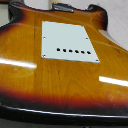 Suzuki electric guitar used with case, brown-white
