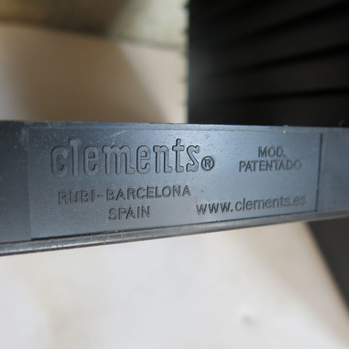 Triple CD Case Clements like new for 30 single or 12 double CDs