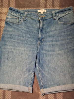 H&M denim shorts size 44, blue