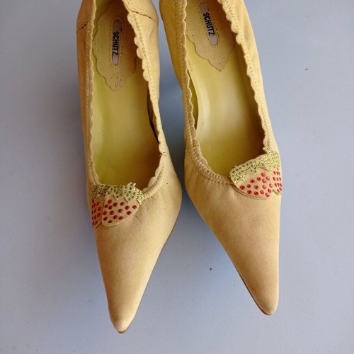Schutz pumps new, yellow, size 37