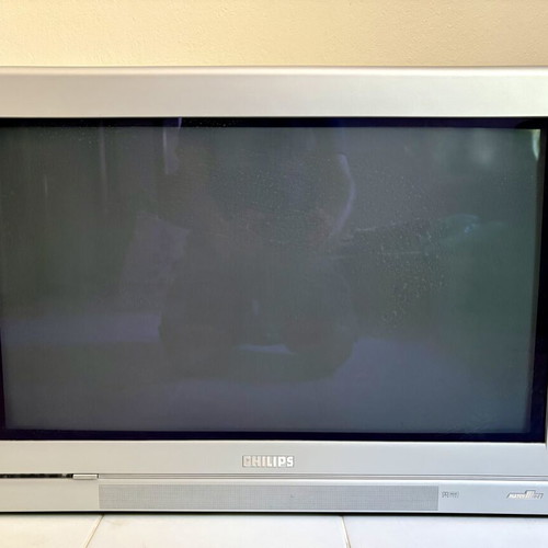 Philips 32" Pixel Plus TV like new with Dolby Digital speakers and subwoofer