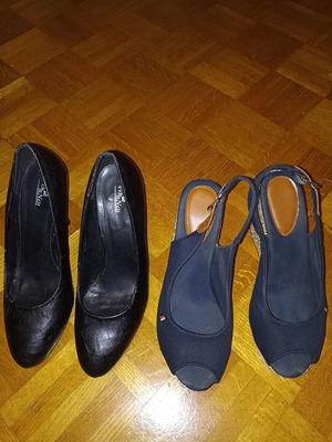Pair of women's shoes used, black heels Voi & Noi and blue platform size 40