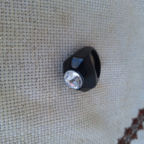 Black ring with large rhinestone like new, vintage, plastic, size 18