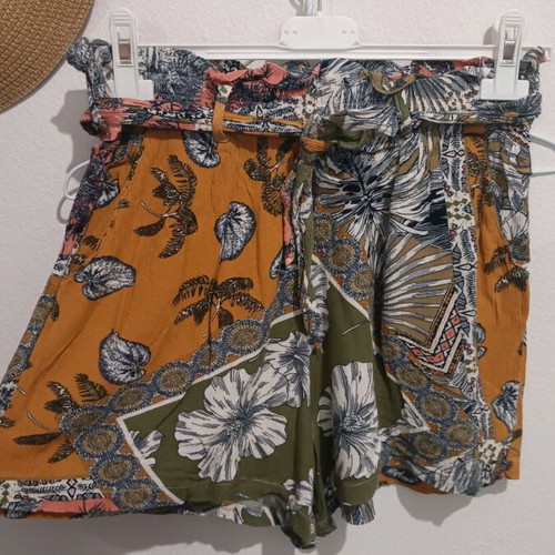 Stradivarius shorts like new, multicolor, size S