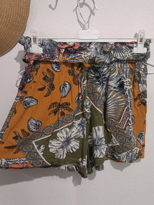 Stradivarius shorts like new, multicolor, size S