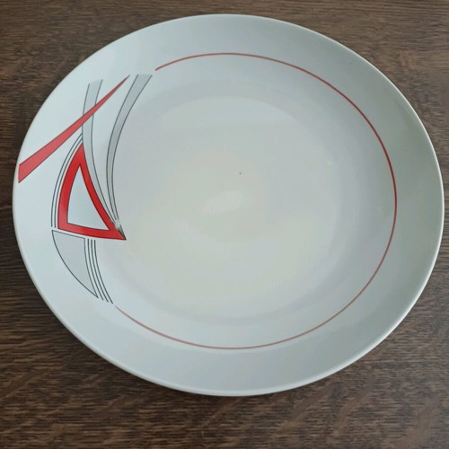 Shallow plates like new, pack of 70 pieces