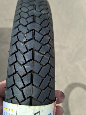 Μπροστά λάστιχο παπιού καινούργιο