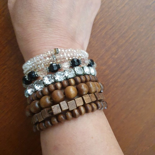 Jewelry set like new, boho vintage style with 4 necklaces and 9 bracelets