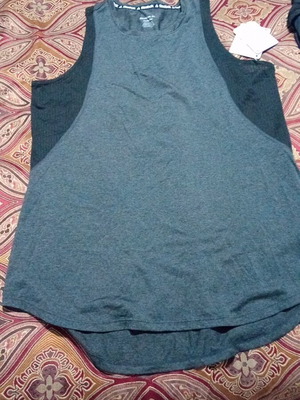 Reebok sports shirt new, size M, black and gray