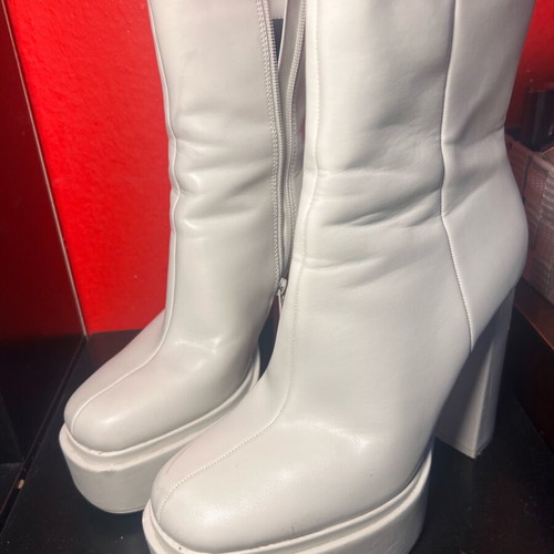 Dipati cream boots size 39 used, 12cm heel Zara
