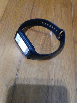 Smart Band 8 Active used with screen lines and side cracks