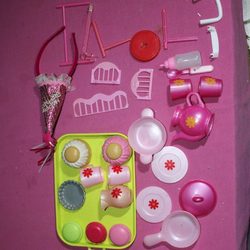Small doll plates like new, pack N12