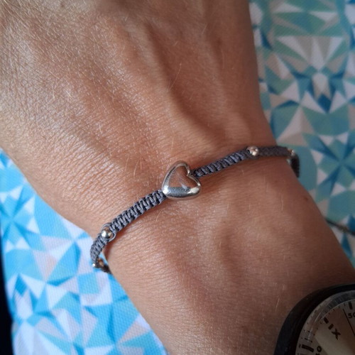 Macrame bracelet like new with decorative beads and heart