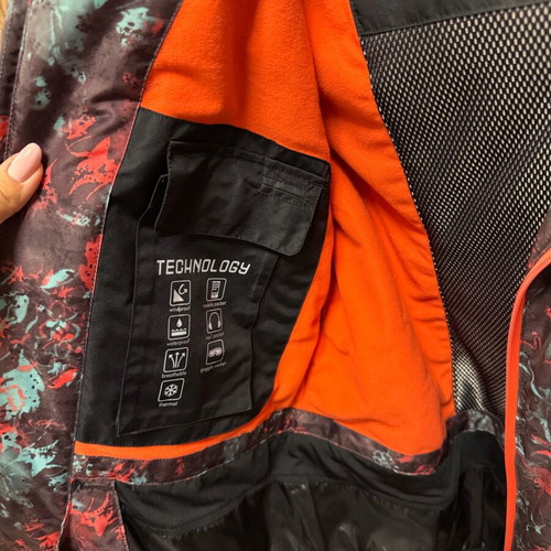 Snow jacket like new