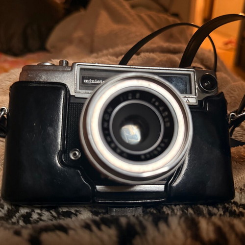 Yashica Minister D 1963 vintage collectible camera like new
