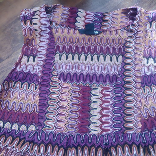 Top H&M used, burgundy and gold shades, medium to large