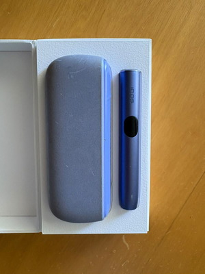 Iqos Iluma i e-cigarette, purple