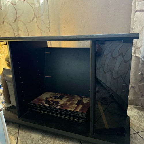 TV stand like new, 57cm height, 60cm width