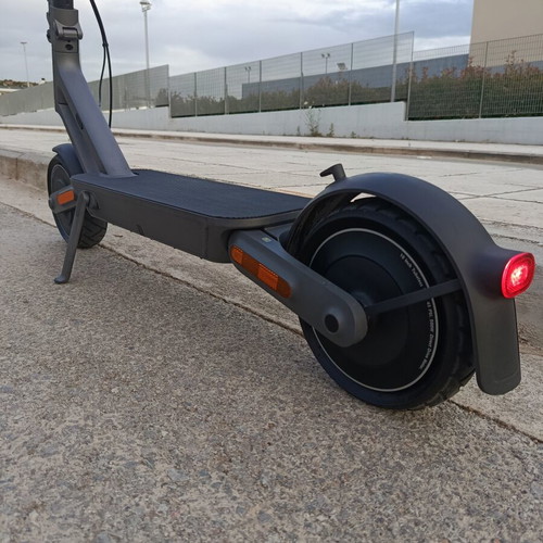 Xiaomi 4 Ultra Electric Scooter like new, 600 km range