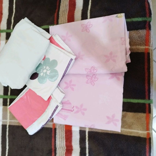 Single bed sheets used, 2 pieces with pillowcases