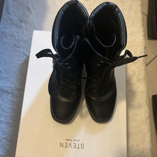 Steven leather black combat boots, size 39