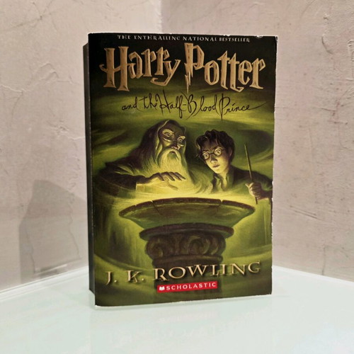 Harry Potter and The Half-blood Prince like new, first edition Scholastic