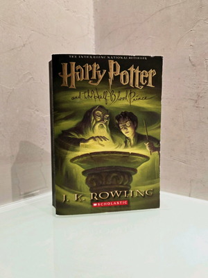 Harry Potter and The Half-blood Prince like new, first edition Scholastic