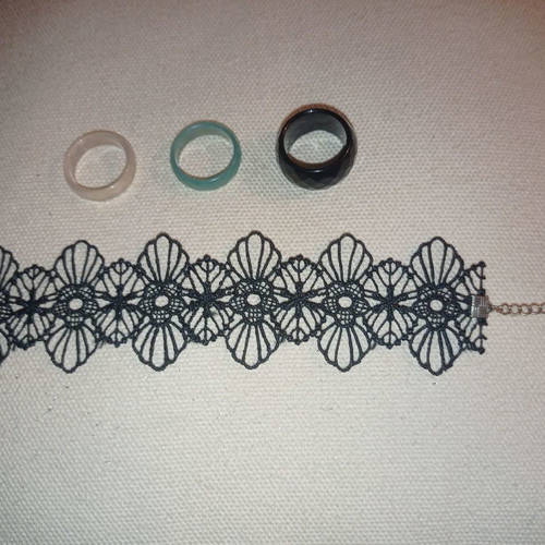 3 rings with semi-precious stones and adjustable lace bracelet new