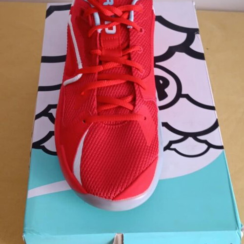Puma Basketball 44J Cole athletic shoes like new, red