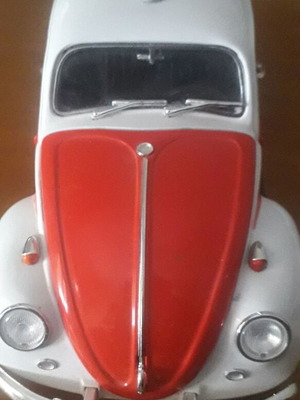 VW Beetle Fire Truck 1/18 Collectible New