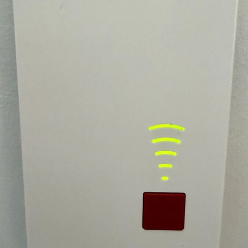 AVM FritzBox 7350 and Fritz Repeater 2400 used WiFi coverage set