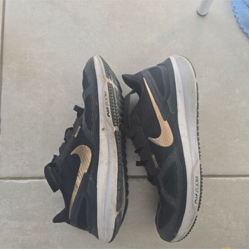 Nike Zoom Air athletic shoes used, size 39, black