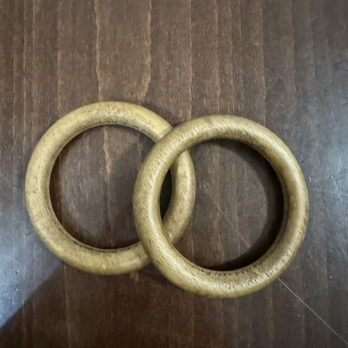 Wooden curtain rings set of 12 like new, natural color