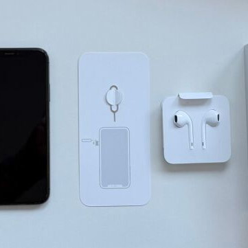 Apple iPhone X 256GB Space Gray like new with full box and accessories
