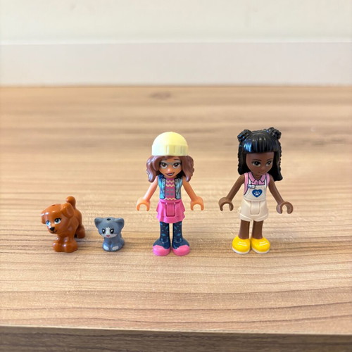 Lego Friends Pet Adoption Cafe set 41699 used