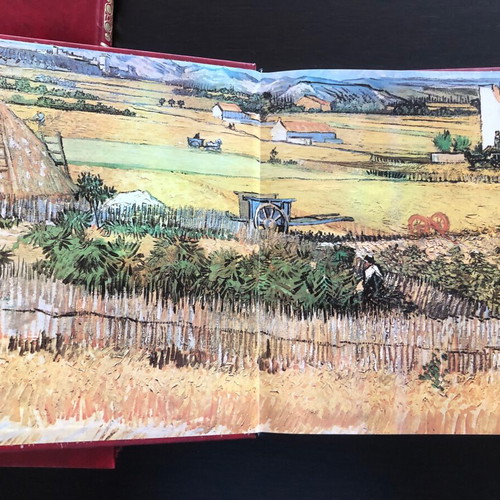 Art books used, 4 hardcover volumes World Art History and 2 Museums