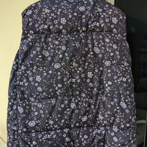 Gap sleeveless puffer jacket like new with floral pattern blue-purple