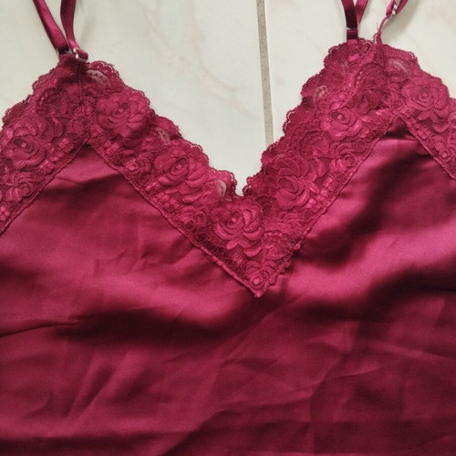 Satin burgundy blouse M like new