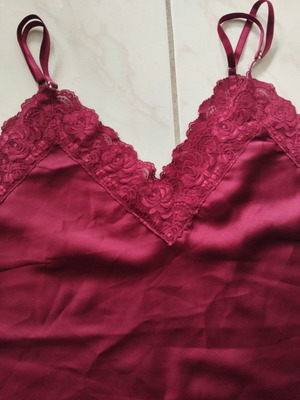 Satin burgundy blouse M like new