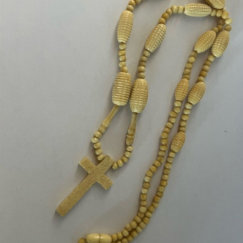 Rosary necklace like new, large and impressive