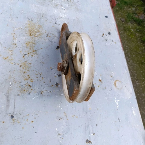 Winch used, suspension pulley