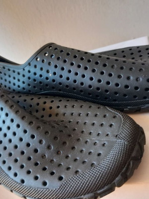 G&G water shoes size 36 new, black