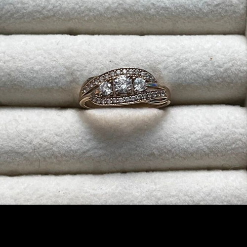 Gold ring 585 like new