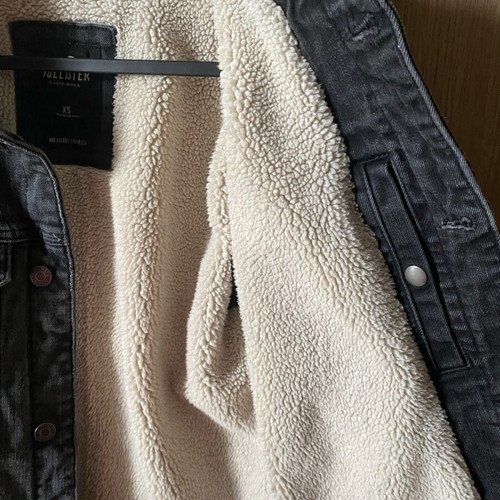 Men's Sherpa-lined Hollister denim jacket like new, black, size XS