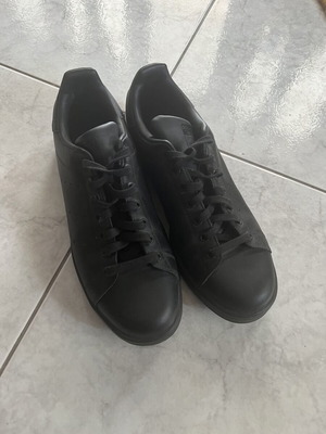 Adidas Stan Smith men's sneaker like new, size 45, black