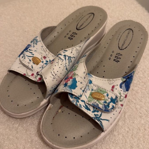 Slippers like new, size 38, colorful, very soft