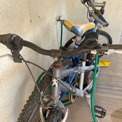 Bicycles used, pack of 2, city type with disc brakes and gears