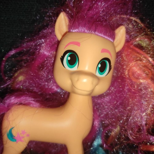 Hasbro My Little Pony Rainbow Reveal Sunny Starscout action figure used
