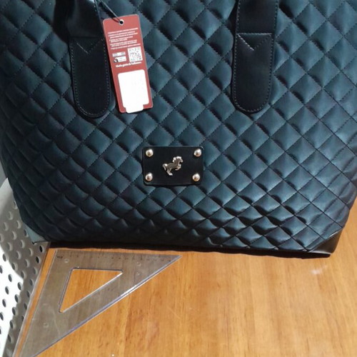 Travel bag black quilted new handheld